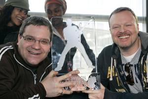 Bewährtes Gespann: Elton und Stefan Raab beim "Bundesvision Song Contest"