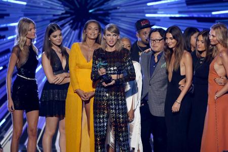 Taylor Swift mit ihrer Squad