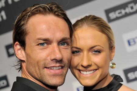 Sven Hannawald und Alena Gerber bei einer Preisverleihung im April 2011 in München