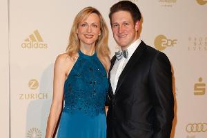 Matthias Steiner und seine Frau Inge strahlen auf der "Sportler des Jahres"-Gala