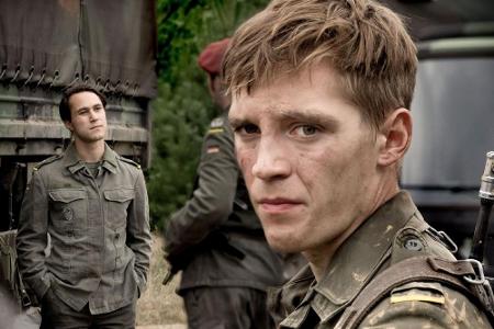 Moritz Stamm (Jonas Nay, r.) und Axel Edel (Ludwig Trepte) in 