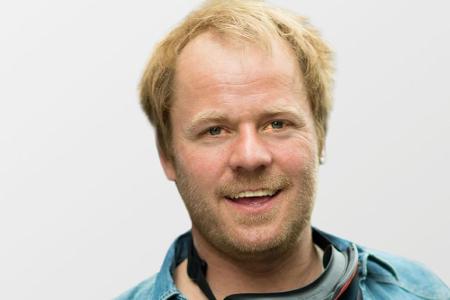 Schauspieler Dustin Semmelrogge (34) stammt ebenfalls aus Staffel eins - im Sommer-