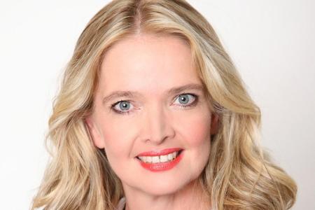 Engels zweite Konkurrentin heißt Julia Biedermann (48). Die Schauspielerin belegte in der 3. 