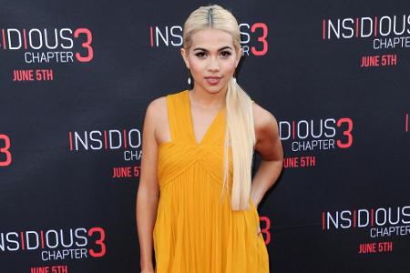 Hayley Kiyoko (24) entschied sich für einen satteren Gelbton: Zur Weltpremiere ihres Films 