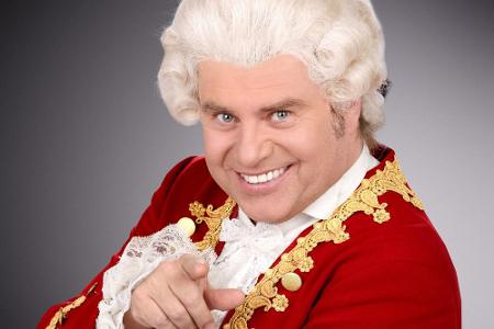 Wolfgang Amadeus Mozart lässt sich schlecht einladen - also schlüpfte Borg in der Mozart-Stadt Salzburg kurzerhand selbst in...