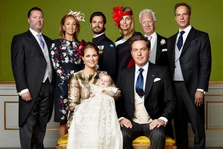 Sechs Paten hat Nicolas: Von links nach rechts haben sich Prinzessin Madeleines Cousin Gustaf, ihre Freundin Katarina, ihr B...