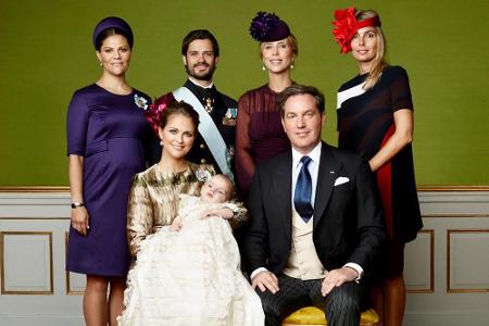 Prinz Nicolas' schwangere Tante Victoria (38) und sein Onkel Carl Philip sind die Geschwister von Mama Madeleine. Daneben st...