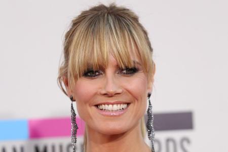 2013 zeigt sich Heidi wieder mit dem für sie typischen Vollpony. Dieser wird durch ihr zusammengebundenes Haar besonders bet...