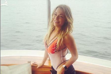Nicht ganz leicht auf diesem Foto zu erkennen, aber Sängerin LeAnn Rimes (32, 