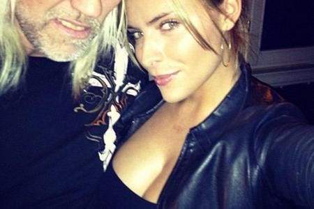 Das Dekolleté: Sophia im Ausgeh-Outfit