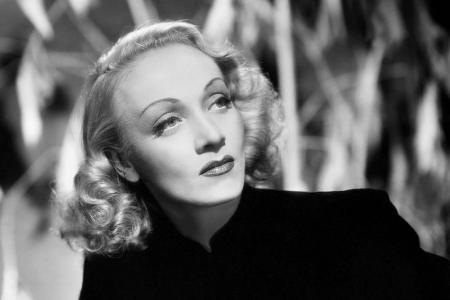 Marlene Dietrich (1901 - 1992) gehört zu den deutschen Stars, die Hollywood-Geschichte geschrieben haben. Die Stilikone ist ...