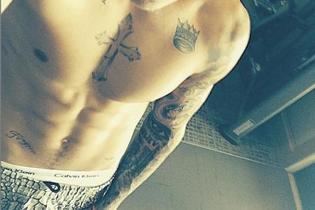 Bieber ist mächtig stolz auf seine Muskeln - belegen zumindest die gefühlten 3000 Sixpack-Fotos auf seinen Social-Media-Kanä...