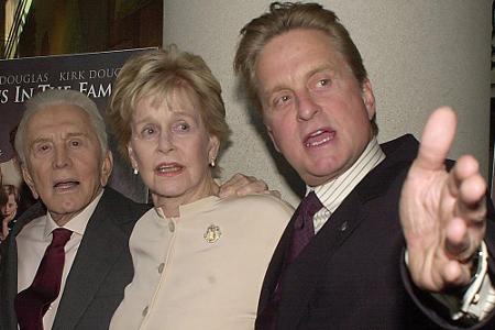 Dem Douglas-Clan wurde eine besondere Ehre zuteil. Im Film 