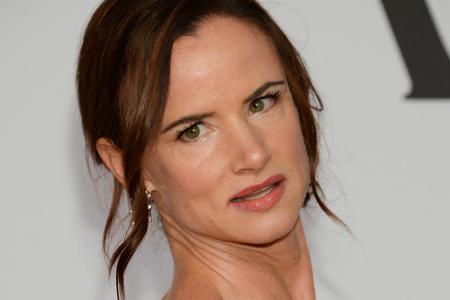 Als Tochter Audrey ist die junge Juliette Lewis zu sehen. Die heute 42-Jährige glänzte in ihrer Karriere u.a. in 