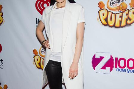 Und noch ein Fashion-Teil wurde 2015 sehr gehyped: die Weste. Die eleganten Allrounder waren zu allen Jahreszeiten das ideal...