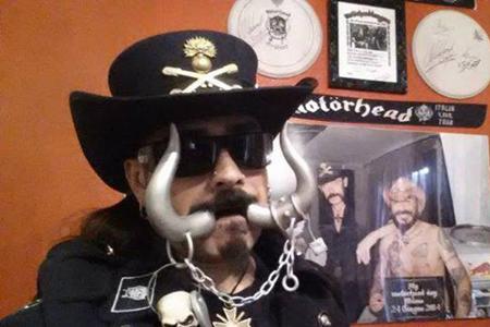 Kilmister lebte das echte Leben eines Rockstars mit Frauen, Zigaretten und einem Haufen Alkohol. Der 