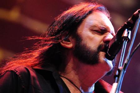 Nicht nur für Fans, auch für Freunde und Kollegen war Kilmister eine Legende, die eine große Lücke im Musikbusiness hinterla...