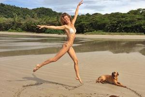 Sommer, Strand und Sonne: Gisele Bündchen hat eine gute Zeit unter freiem Himmel. Doch Vorsicht, hierfür ist Sonnenschutz an...