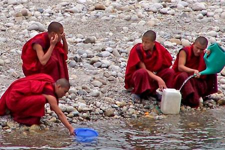 Auch Begegnungen mit Mönchen gehören zur Pilger-Rundreise