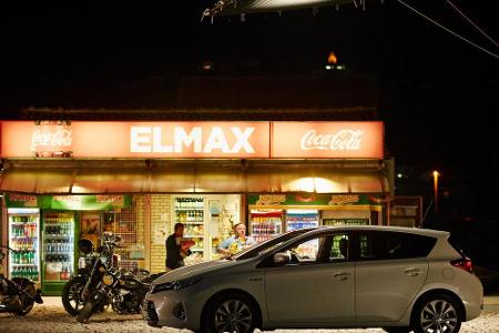 Schnell noch ein wenig Proviant einpacken...