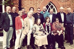 Klassenfoto nach 50 Jahren: Elton John mit seinen alten Schulkameraden