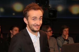 Jan Böhmermann hat mit seinem Rap-Rückblick einen denkwürdigen Auftritt hingelegt