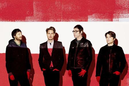 Dirk von Lowtzow (2.v.l.) und Tocotronic sind auch nach 22 Jahren noch frisch - optisch und musikalisch