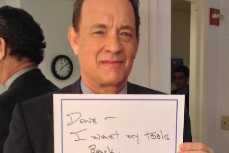 Tom Hanks vermisst da etwas...