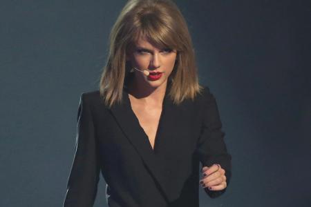 Taylor Swift bei den Brit Awards 2015