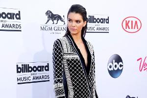 Kendall Jenner auf dem roten Teppich der "Billboard Music Awards 2015"