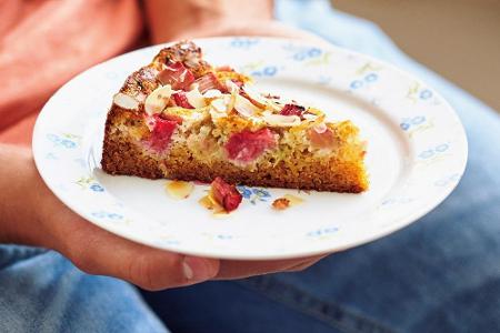 Rhabarbergrieskuchen aus 