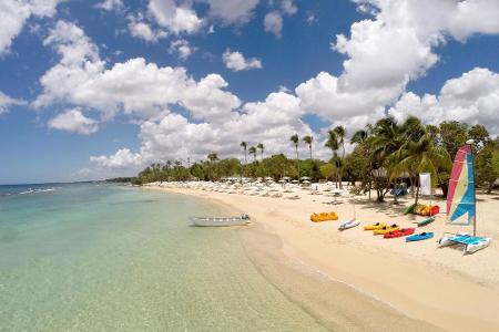 Minitas Beach, einer der Privatstrände des Resorts