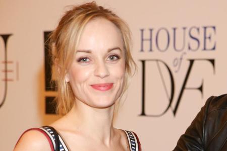 Blondes have more fun - gilt auch für Schauspielerin Friederike Kempter