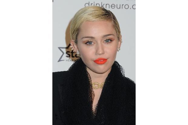 02 Miley Cyrus SIPA WENN wenn22222836.jpg