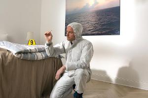 "Das Muli": Robert Karow (Mark Waschke) am Tatort. Ihm entgeht nicht die geringste Kleinigkeit