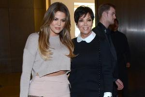 Wie die Mutter, so die Tochter? Bei Khloé Kardashian (li.) und Kris Jenner (re.) ist das nicht ganz der Fall