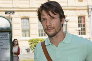 "Inga Lindström: Die zweite Chance": Tischler Sven (Bert Tischendorf) nimmt das Jurastudium wieder auf, seine Frau Julia (Jö...