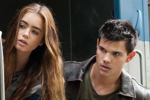 Nathan und seine Klassenkameradin Karen sind auf der Flucht