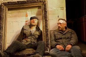 Simon Brenner (Josef Hader, re.) muss sich mit seiner Vergangenheit herumschlagen - dass dabei nicht alle überleben, ist sel...