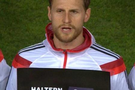 Benedikt Höwedes trauert mit den Menschen aus Haltern