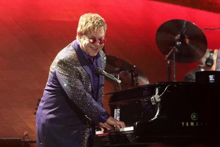 Auf der Bühne lässt er es krachen, privat will Elton John seine Ruhe