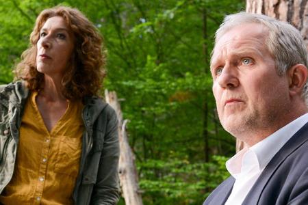 Moritz Eisner (Harald Krassnitzer) und Bibi Fellner (Adele Neuhauser) ermitteln an der österreichisch-tschechischen Grenze.