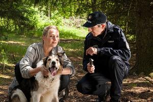 Katharina (Tanja Wedhorn) und der Inselpolizist Fiete (Andreas Schmidt) sind in "Reiff für die Insel" einem Killer auf der Spur