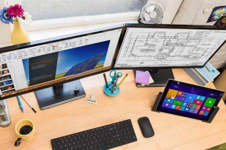 Ein Schreibtisch voller Fenster: Microsoft hat nach März-Updates Probleme, seinen Windows-7-Nutzern aus der Patsche zu helfen