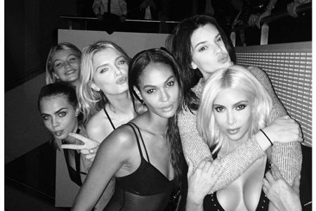 Öfter mal etwas Neues: Kim Kardashian ist nun eine Blondine