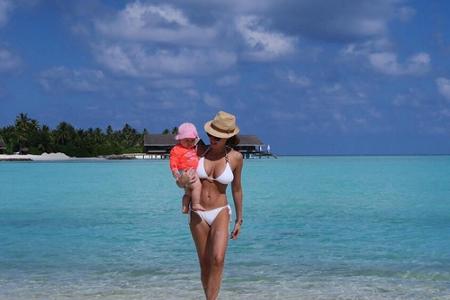 Tamara Ecclestone: Gemeinsam im Badeurlaub mit Tochter Sophia