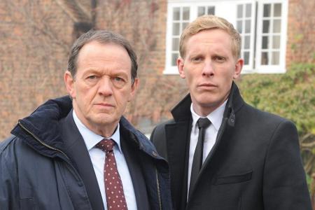 Inspektor Lewis (Kevin Whately, l) und Sergeant James Hathaway (Laurence Fox)