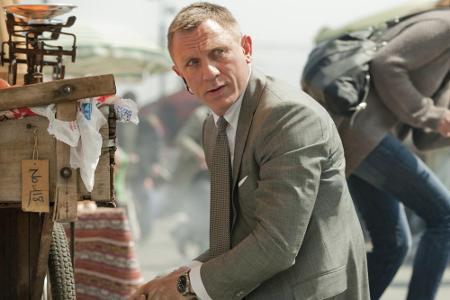 Daniel Craig alias James Bond jagt die Superschurken auf der ganzen Welt