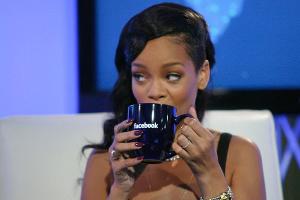 Popstar Rihanna ist ein großer Facebook-Fan