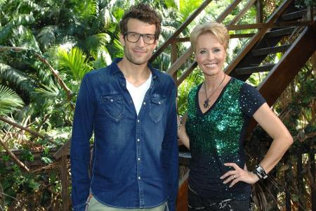 Sonja Zietlow mit dem Scheitel leicht rechts, den Haaren kürzer und einem 